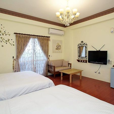 Rose Rider Guesthouse T'ai-tung Esterno foto